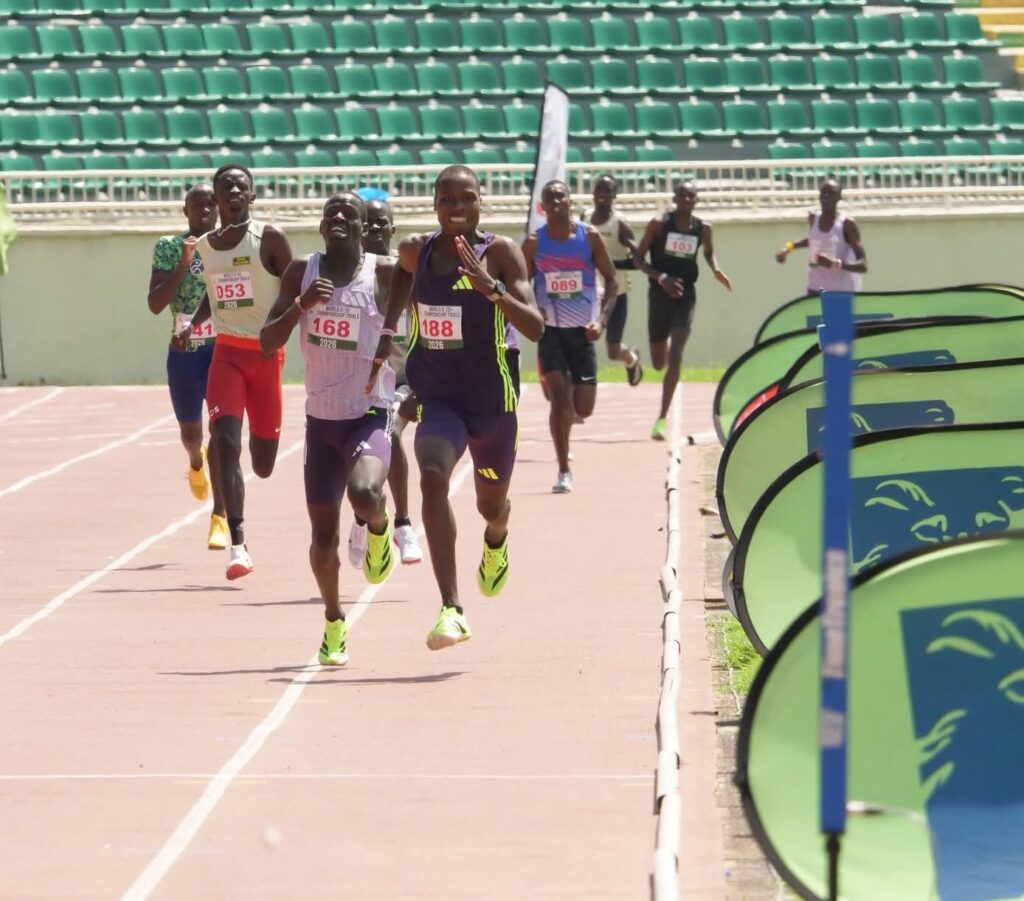 Close finish between Wilson Chepkwech and David Kapaiko in the 1500m final.