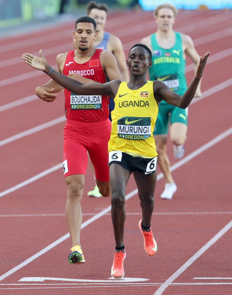 Shafeck Murungi racing in the 800m semifinal